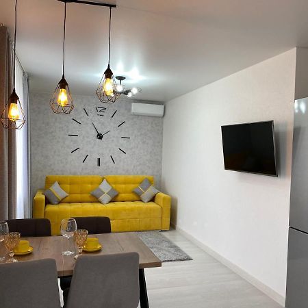 Vip Апартаменты На Жукова Oral Exterior foto